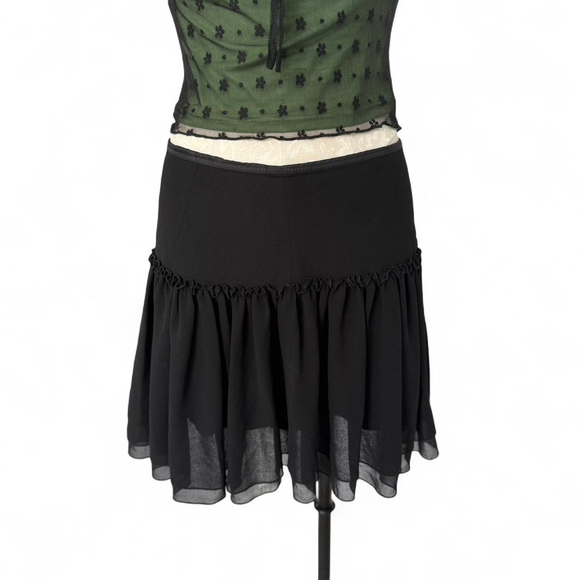 Banana Republic Black Mini Skirt - Size 6 - Picture 2 of 5